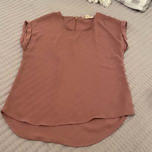 Hippie Rose Women's Mauve Cuffed Short Sleeve Zip Up Back High Low Hem Top S